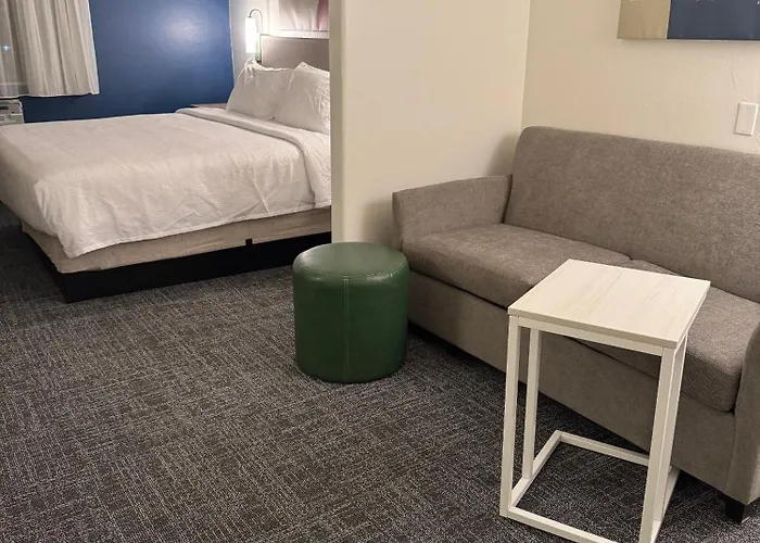 Hotel Spark By Hilton Airport