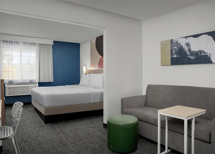 Hotel Spark By Hilton Airport
