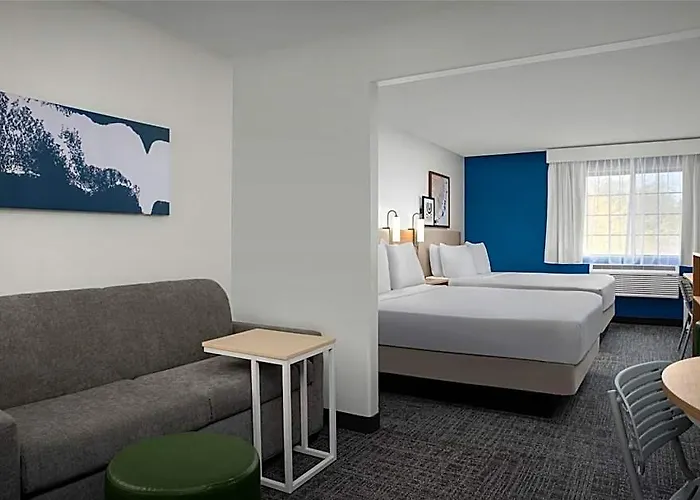 Hotel Spark By Hilton Airport