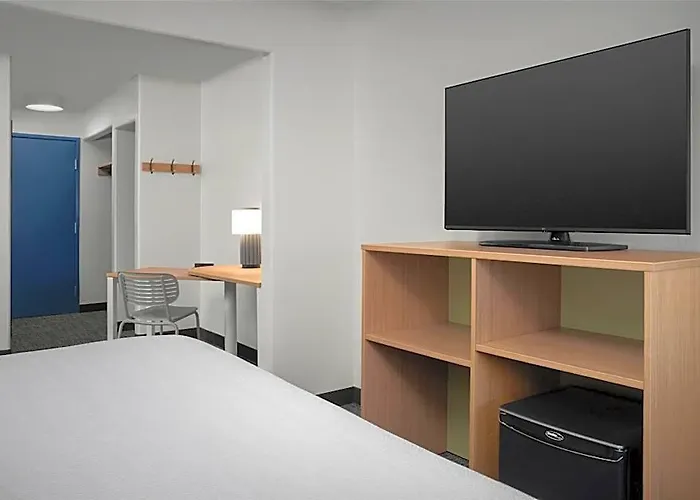 Hotel Spark By Hilton Airport 3*