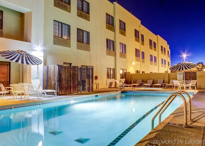 Spark By Hilton Airport Hotel 3*