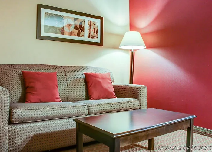 Spark By Hilton Airport 3*